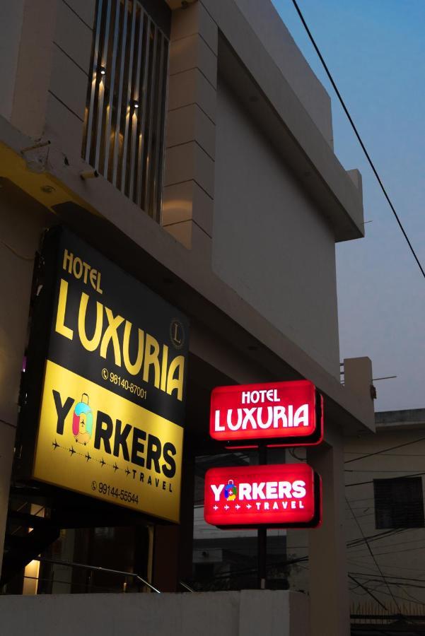 Hotel Luxuria Ludhiana Luaran gambar