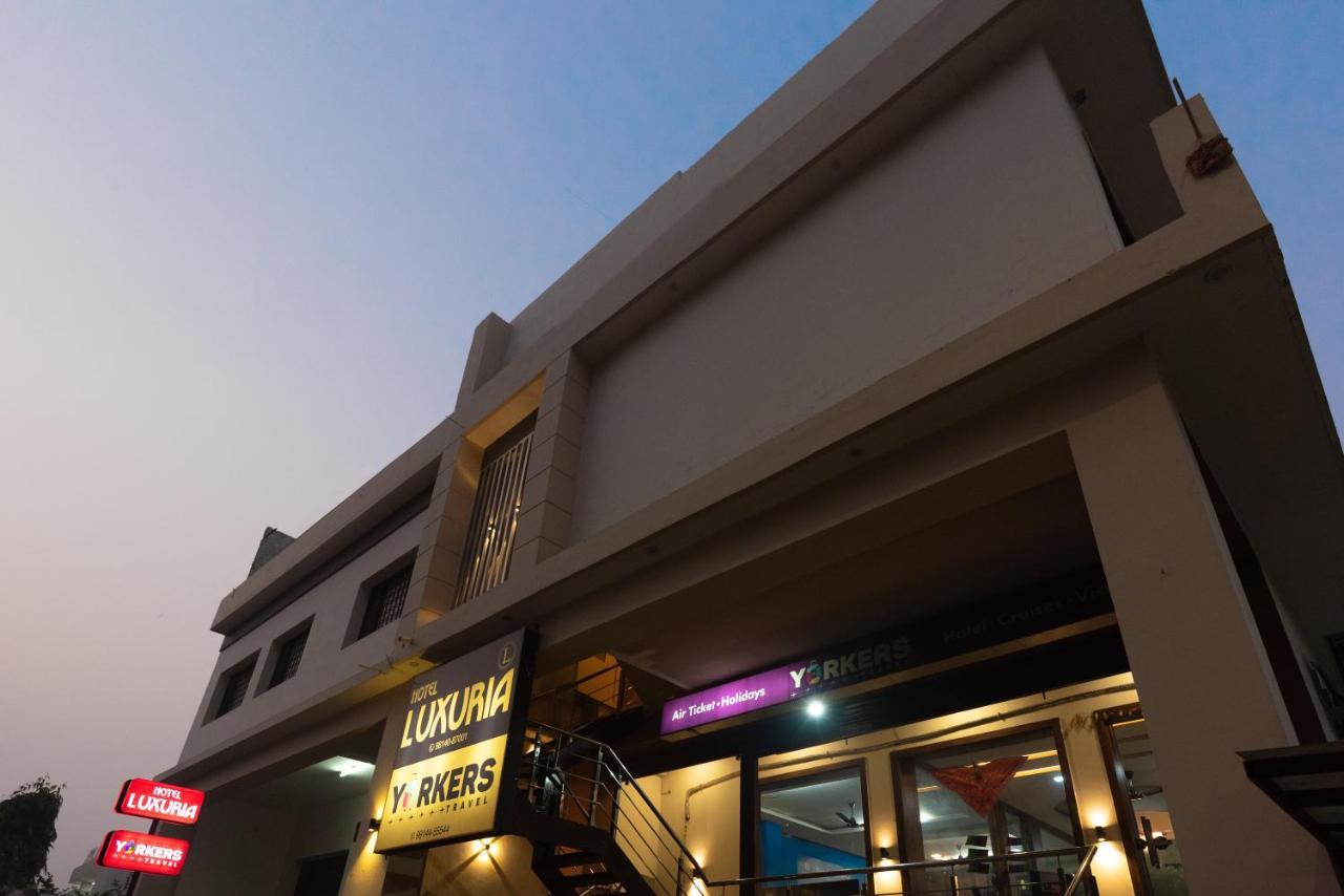 Hotel Luxuria Ludhiana Luaran gambar