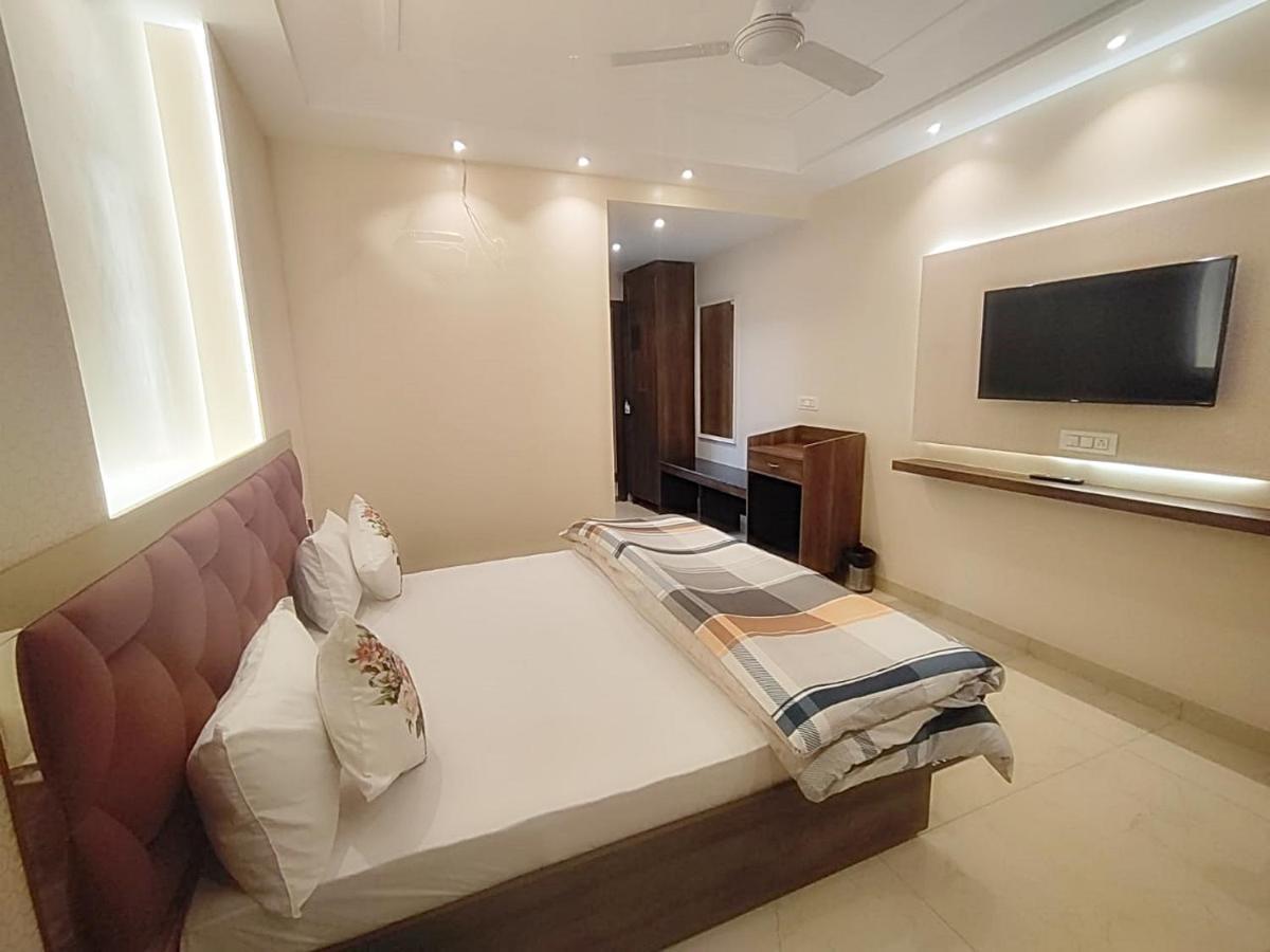 Hotel Luxuria Ludhiana Luaran gambar