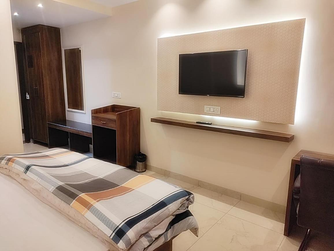 Hotel Luxuria Ludhiana Luaran gambar