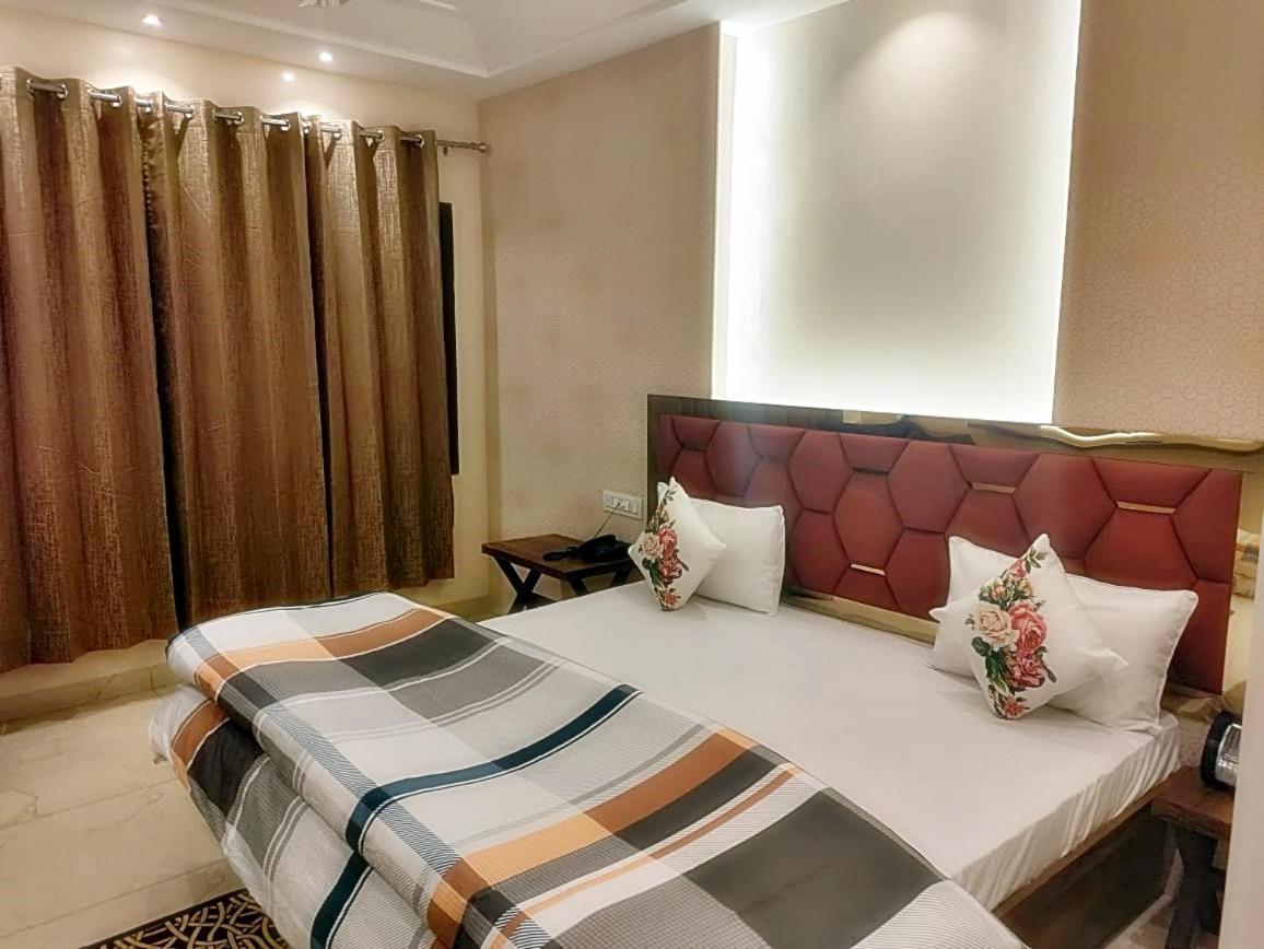 Hotel Luxuria Ludhiana Luaran gambar