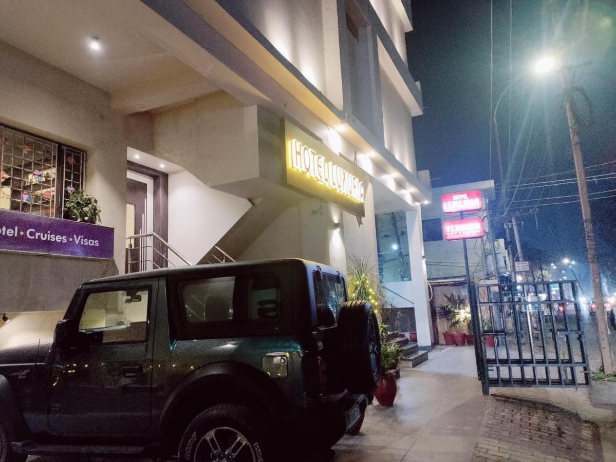 Hotel Luxuria Ludhiana Luaran gambar