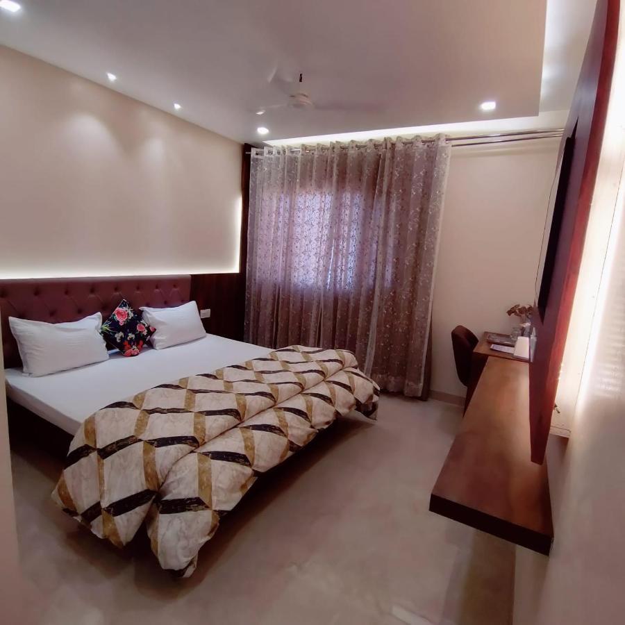 Hotel Luxuria Ludhiana Luaran gambar