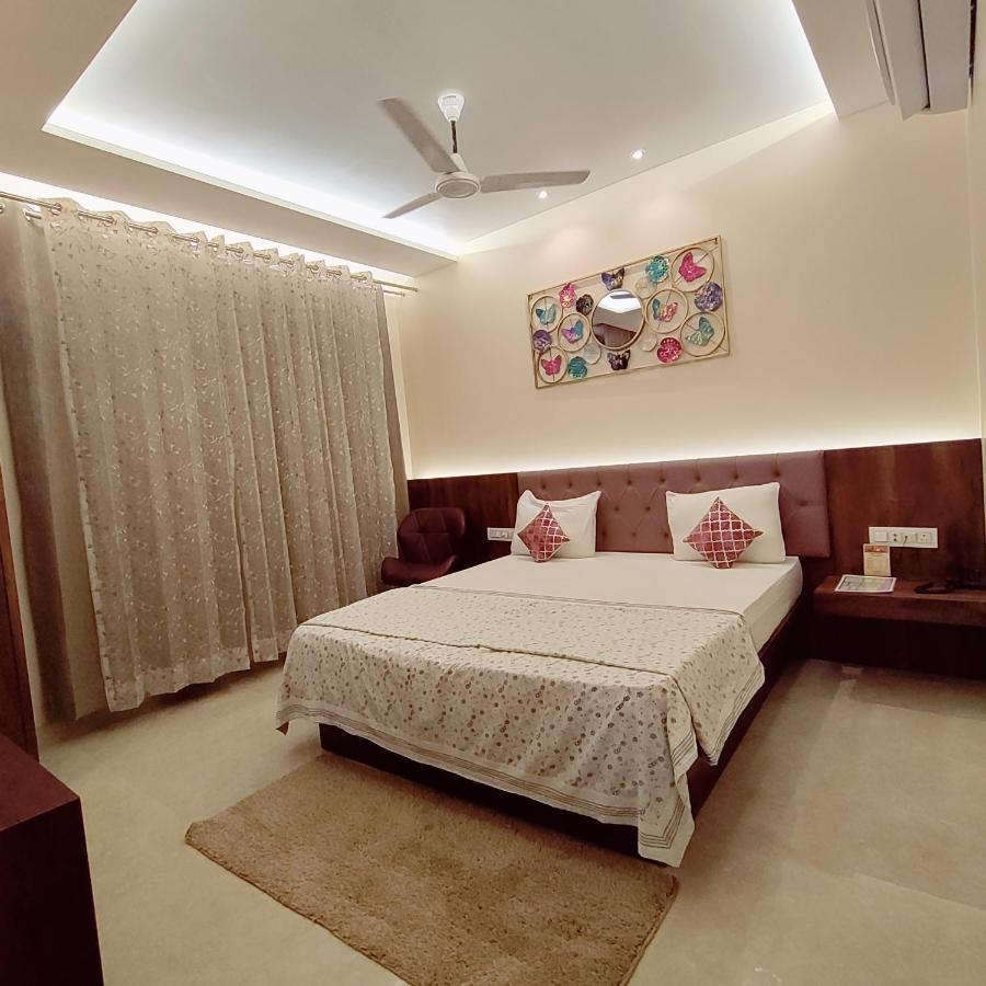 Hotel Luxuria Ludhiana Luaran gambar