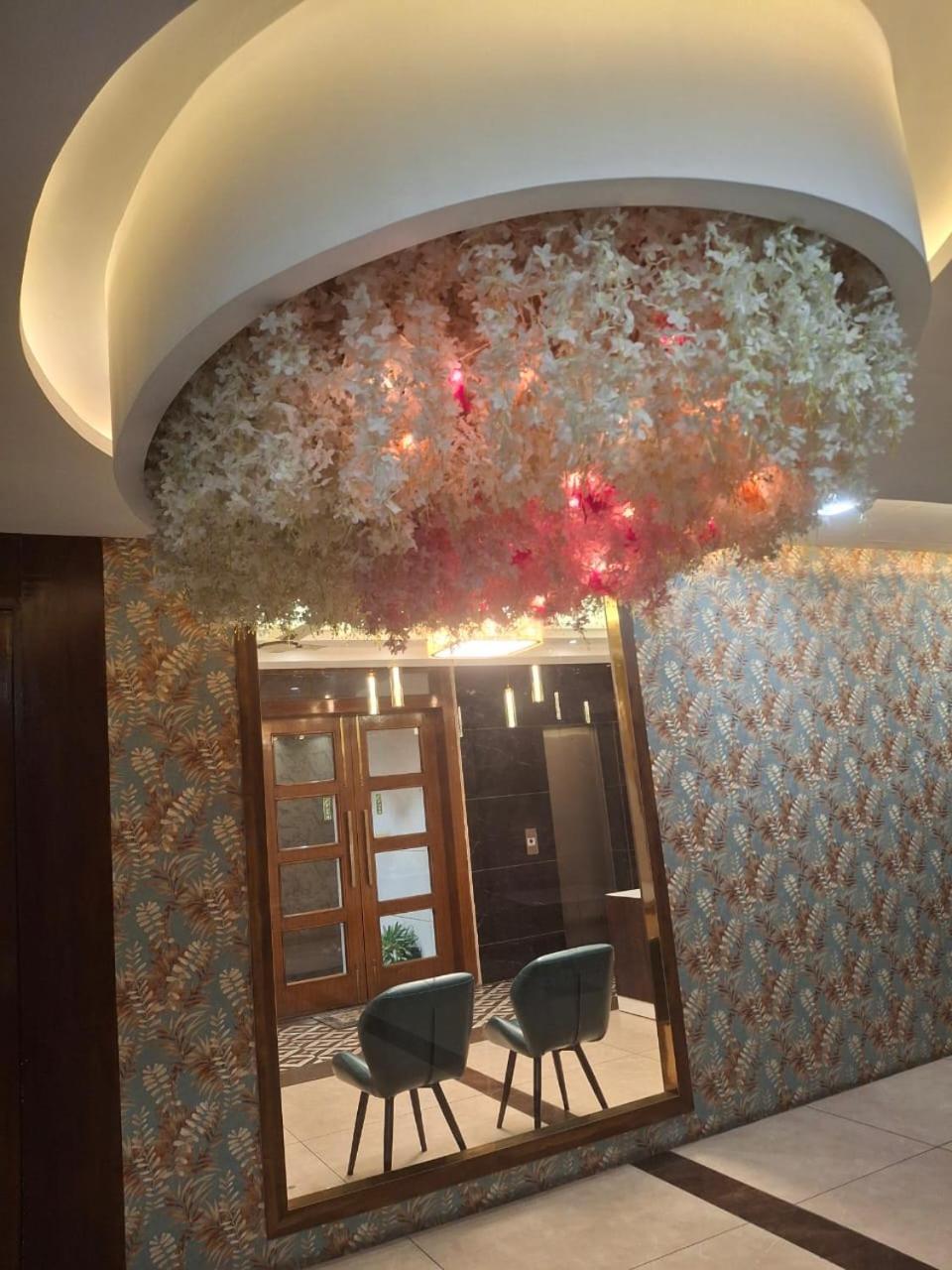 Hotel Luxuria Ludhiana Luaran gambar