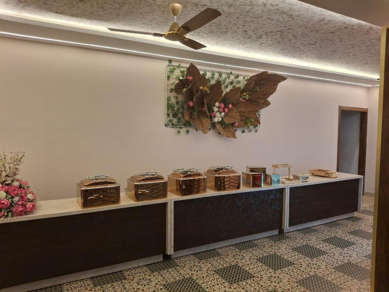 Hotel Luxuria Ludhiana Luaran gambar